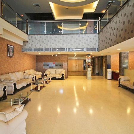 Capital O 7331 Hotel Downtown Нью-Делі Екстер'єр фото