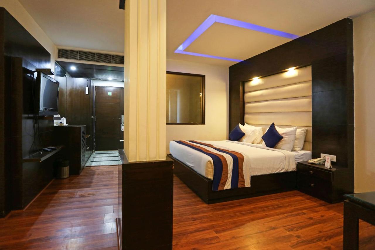 Capital O 7331 Hotel Downtown Нью-Делі Екстер'єр фото