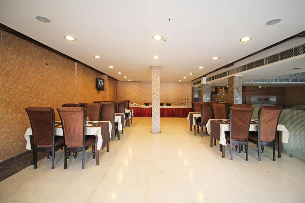 Capital O 7331 Hotel Downtown Нью-Делі Екстер'єр фото