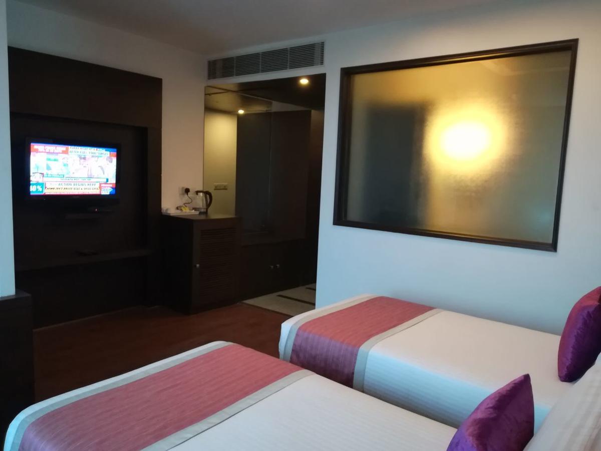 Capital O 7331 Hotel Downtown Нью-Делі Екстер'єр фото