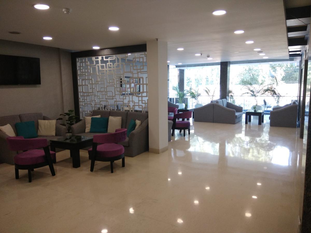 Capital O 7331 Hotel Downtown Нью-Делі Екстер'єр фото