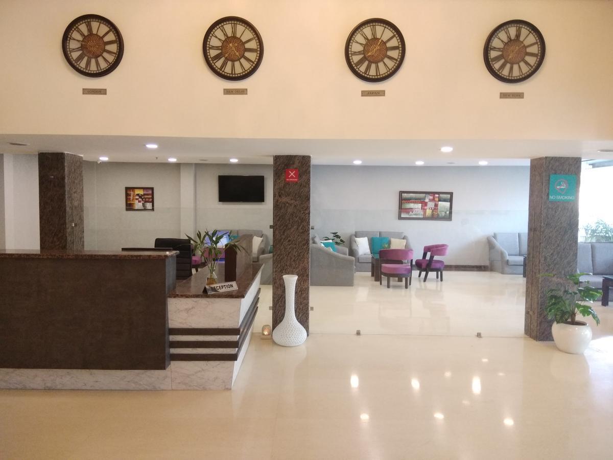 Capital O 7331 Hotel Downtown Нью-Делі Екстер'єр фото