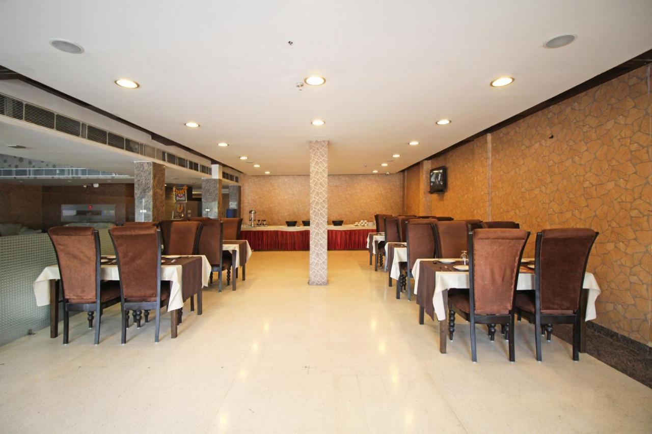 Capital O 7331 Hotel Downtown Нью-Делі Екстер'єр фото